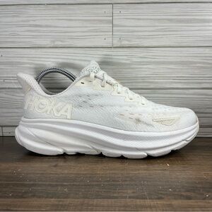 Hoka One One Clifton 9 Women’s White Shoes - Women’s Size 8 (B)